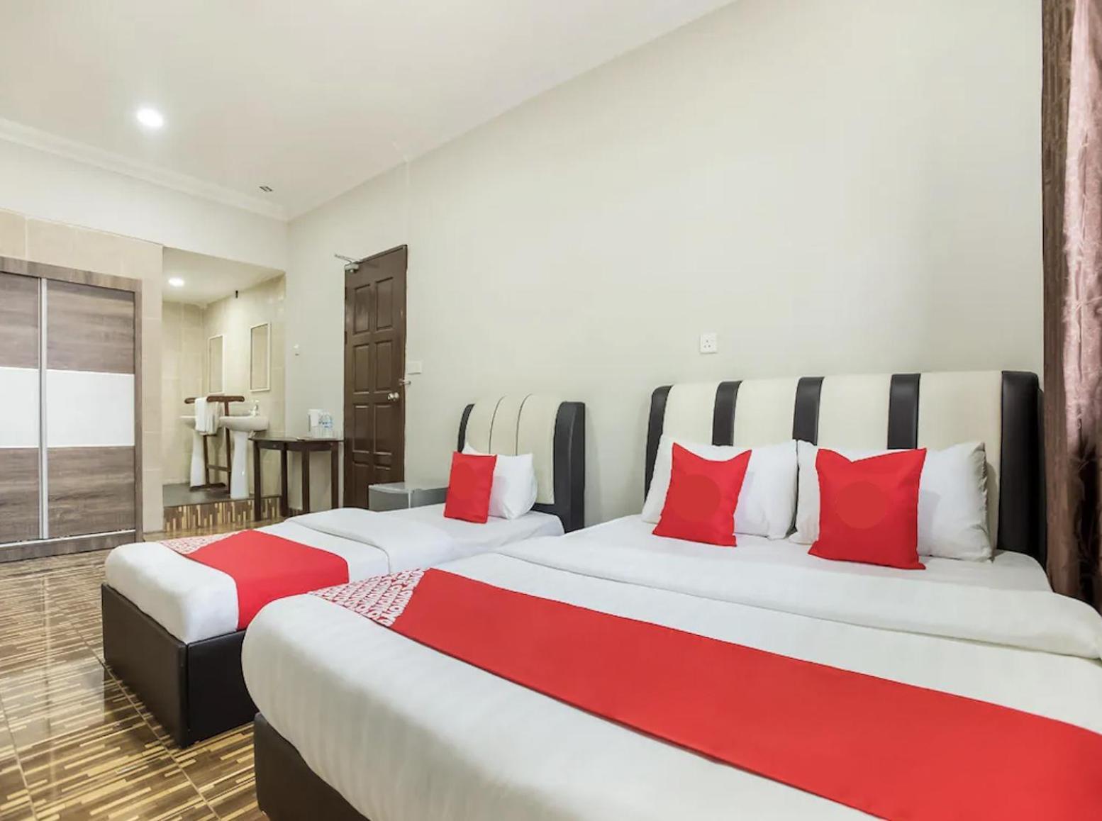 Grand Inn Hotel سيمبورنا الغرفة الصورة